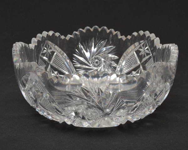 Arte . Elegante licoreira bojuda, cristal  em discreto tom lil foto 1