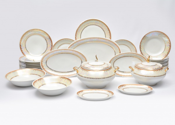 Arte . Medalhão  em porcelana nacional de marca SCHMIDT, decor foto 5