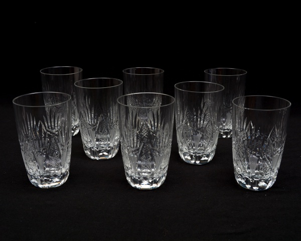 Arte . Grande e elegante refresqueira no formato de filtro, em foto 2