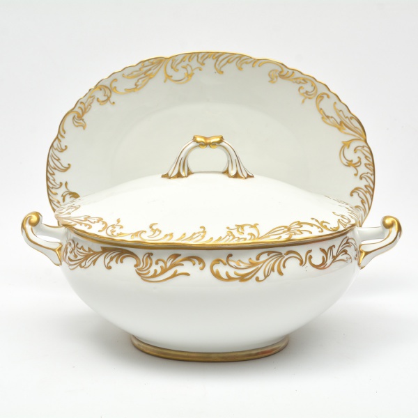 Arte . Serviço para jantar em porcelana nacional da marca RENN foto 8