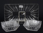 SOGA - Serviço p/ petiscos japonês estilo contemporâneo, em cristal ecológico lapidado: 02 petisqueiras e presentoir, s/ uso, na caixa, med. 16 x 27cm.