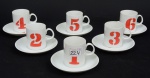 DESIGN - STEATITA - Conjunto de 06 xícaras c/ pires p/ cafe estilo moderno, em porcelana branca decorada c/múmia, total 12 peças. (01 xícara c/ bicado).