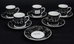 Conjunto de 05 xícaras e 06 pires p/ cafe estilo moderno, em porcelana preta e branca, total 11 peças.