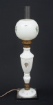 Grande e antigo lampião de mesa europeu estilo art nouveau, em vidro opalinado branco c/ flores policromadas, adaptado p/ luminária, alt. 76cm.
