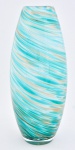 Vaso estilo art deco, em vidro murano em tons azulados decorado internamente c/ pó de ouro, alt. 25,5cm.
