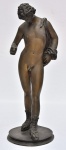 D' APRES GIAMBOLOGNA - Esc. Italiana - Séc. XVI - Narciso, excepcional e rara escultura Séc. XIX estilo renascentista ao gosto greco romano da antiguidade clássica, em bronze patinado e finamente cinzelado, alt. 63cm.