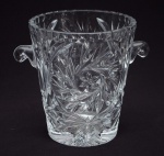 Balde p/ gelo estilo inglês essex, em cristal ecológico lapidado em estrelas, med. 16 x 17cm.