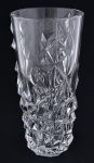 Grande vaso estilo art deco, em grosso cristal ecológico lapidado me alto e baixo relevo c/ abstrações geométricas, alt. 30cm.