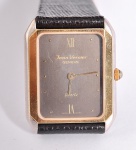 JEAN VERNIER. Geneve.  Quartz, mostrador preto com aro dourado - 31 x 25 mm - Funcionando, sem uso