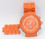 Relógio MICHARL KORS -Stainless Steel - Mostrador em esmalte coral, aro e pulseira imitando coral, diâmetro 45 mm - Funcionando