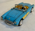 Colecionismo - Corvette 1957 - Em ferro; Com marcas de uso. Med: 16 cm x 7,5 cm largura