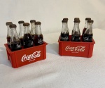 Colecionismo - Lote com 2 engradados em madeira com Miniaturas da Coca-Cola. Cada caixa contendo 6 mini Coca-Cola - Líquido não é para consumo.