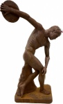 Escultura em ferro fundido tamanho natural dito "Discóbolo". Med. 180 X 110 cm.