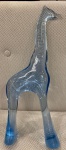 ABRAHAN PALATINK - Escultura em poliester na cor azul representando Girafa. Med. 48 cm.