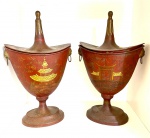 Antigo par de diferentes potiches oriental em metal com pinturas de pagode. Med. 34 X 20 cm.
