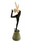 Prof. Poertzel (1876 - 1963) - " A encantadora de Serpentes " -  Elegante e antiga escultura