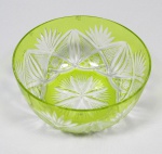 BACCARAT - Lavanda em fino cristal francês na cor Double verde, lapidação em palmas, estrelas, agaves e carreaux. med: 6 cm x 12 cm de diâmetro