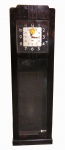 Relógio de chão ou parede estilo Art Déco da marca "I.B.M" funcionamento eletrônico, caixa reta em madeira nobre, mostrador numérico esmaltado. med: 160 x 48 cm x 20 cm (sem garantia de funcionamento)