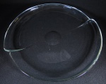 VAL SAINT LAMBERT (ATRIBUIDO), Centro de mesa estilo e época Art Déco em bloco de cristal translucido no formato circular. med: 32 cm de diâmetro