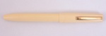 Caneta tinteiro na cor de marfim, pena marcada Music Osmiroid e símbolo R (marca registrada).