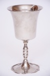 Cálice litúrgico em prata, teor 925 milésimos, contrastado, base trabalhada, altura=16.5 cm.