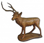 Escultura alemã séc. XIX representando cervo em terracota olhos de vidro e galhada de animal em tamanho natural.
